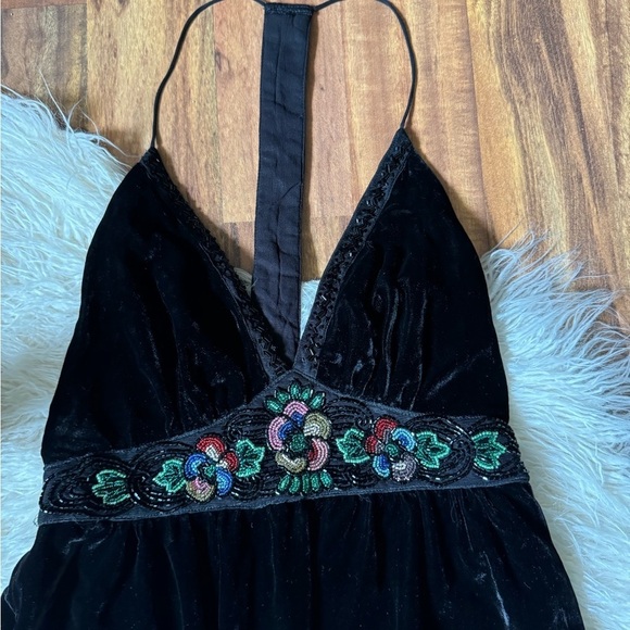 Urban Outfitters Dahlia Embroidered Beaded Velvet Maxi Dress Black NWT - Picture 6 of 9